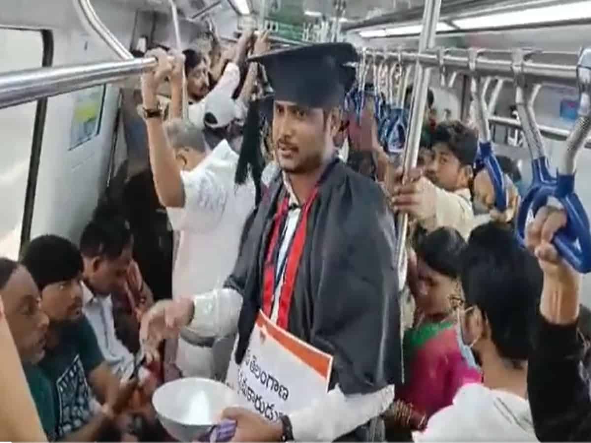 BJP youth outcry in Hyd metro chanting- 'we are educated beggers'