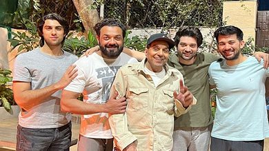 Dharmendra celebrates Lohri with Bobby and grandsons