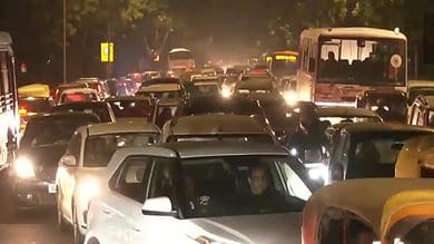 Tollywood producer clears traffic in Film Nagar, Hyderabad [Video]