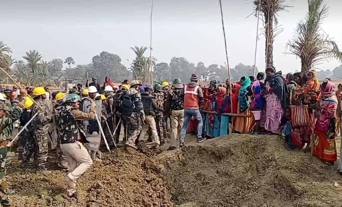 Godda coal project: Tribals clash with cops, several including SDPO injured