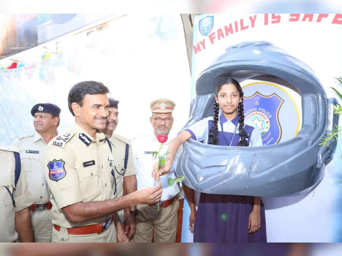 Hyderabad CP inaugurates police stalls set up at Numaish