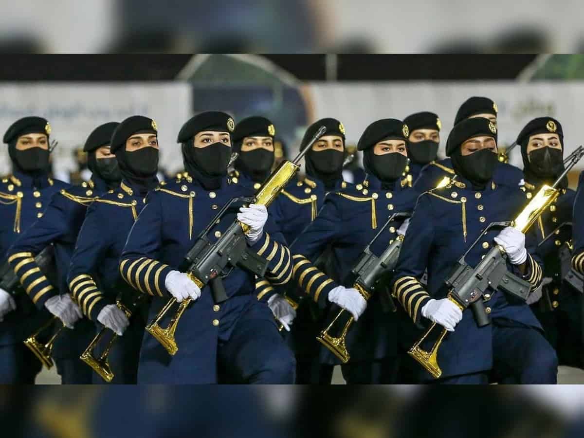 Saudi Arabia: 255 female recruits graduate