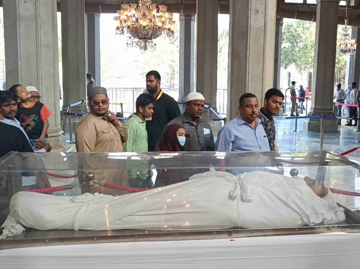 People visit Chowmahalla Palace to pay last respects to Mukarram Jah