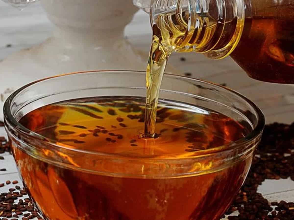 Telangana: 62-yr-old woman consumes 2.5 kg oil as customary practice