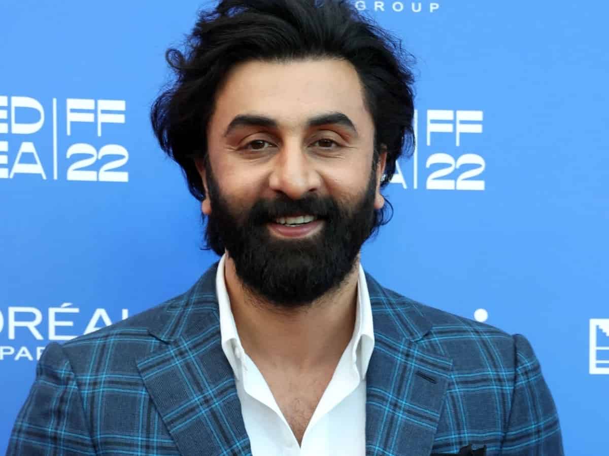 Ranbir Kapoor throws fan's phone after clicking selfie, video viral