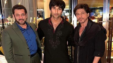 'Pathaan' SRK poses with 'Tiger' Salman, Meezaan Jafri shares picture