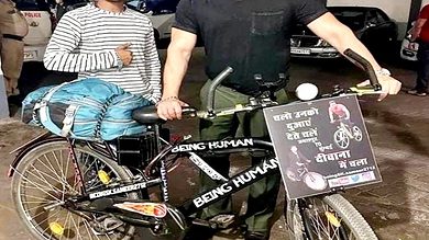 Salman Khan's fan travels 1100 km to wish him on his birthday