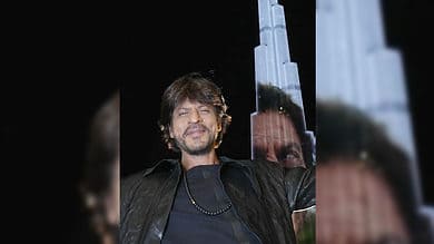 'Pathaan' trailer screened on Burj Khalifa, SRK mouths dialogues