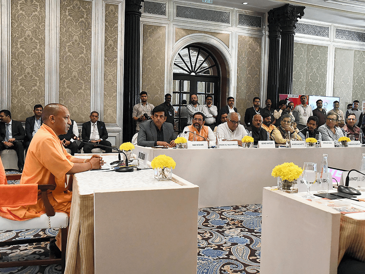 Yogi adityanath in Mumbai