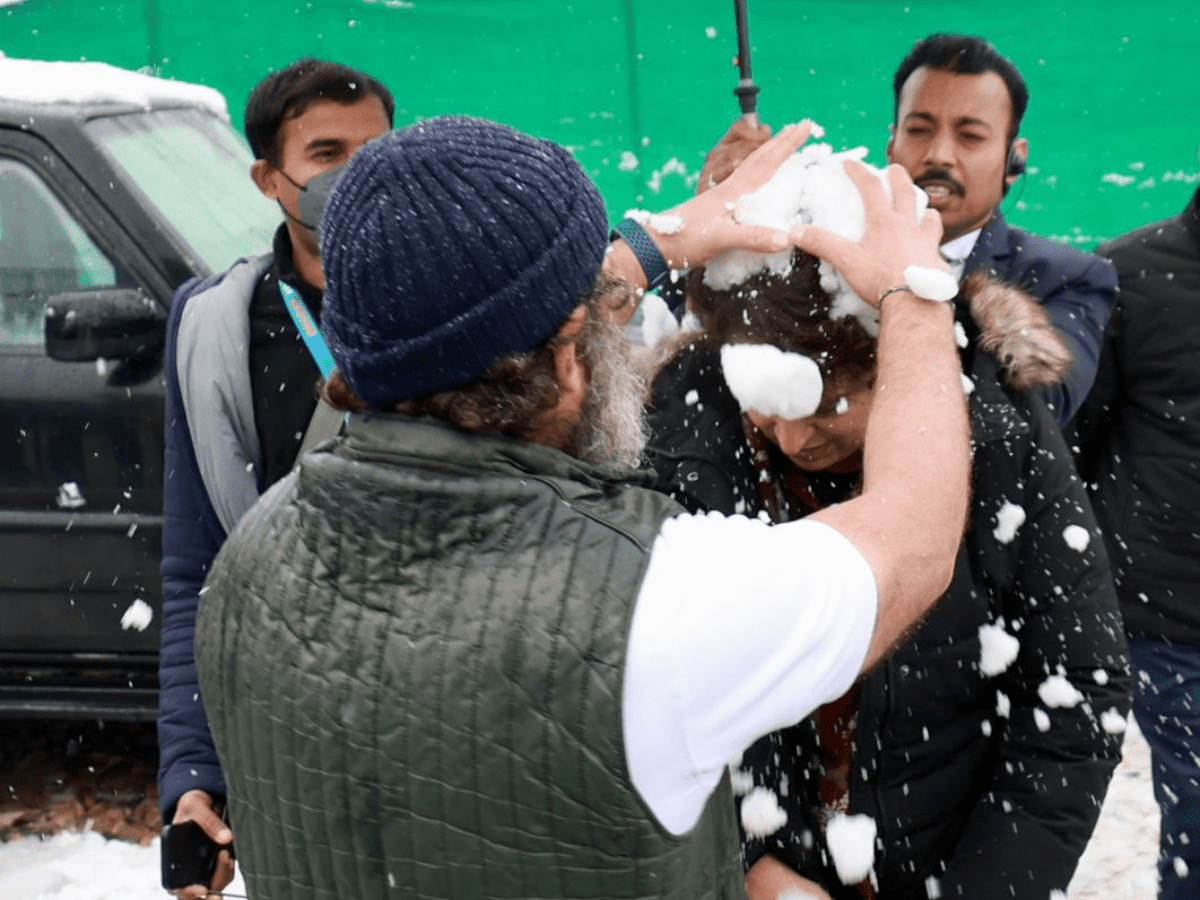 Anurag Thakur takes dig at Priyanka, Rahul's snowball fight video from Kashmir