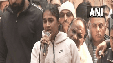 Babita Phogat meets protesting wrestlers in Delhi with "message from Centre"