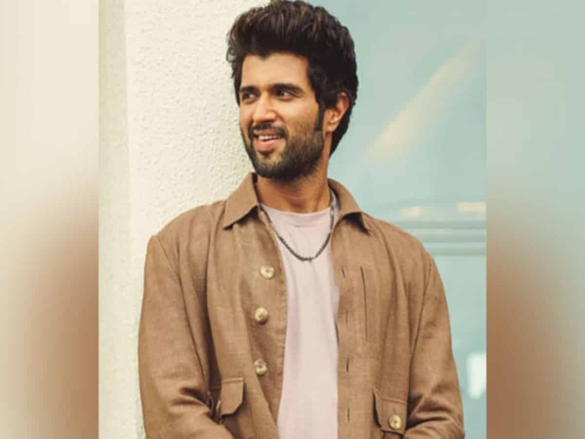 Vijay Deverakonda gifts 5-day Manali holiday to 100 fans