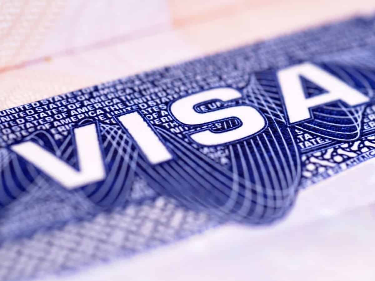 Arab woman caught with fake visa at Dubai airport, deported