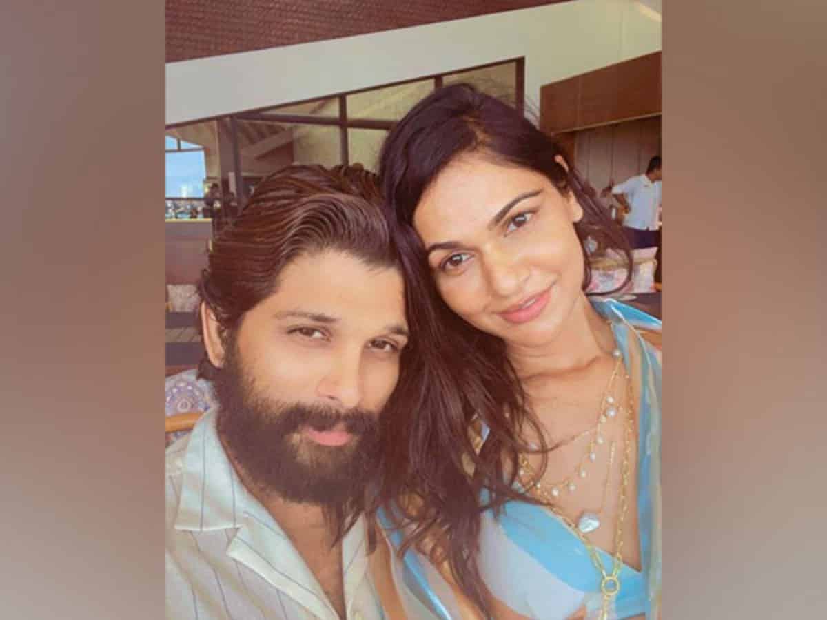 Allu Arjun welcomes 2023 with wife Sneha in Goa, check out