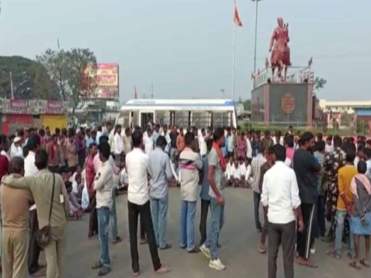 Telangana: Priests stage protest against atheist Renjarla Rajesh