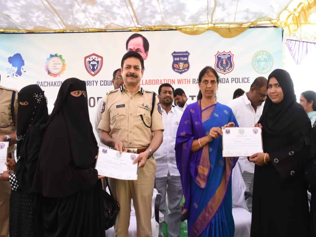 Hyderabad: Edu min donates sewing machines to women in Pahadi Sharif