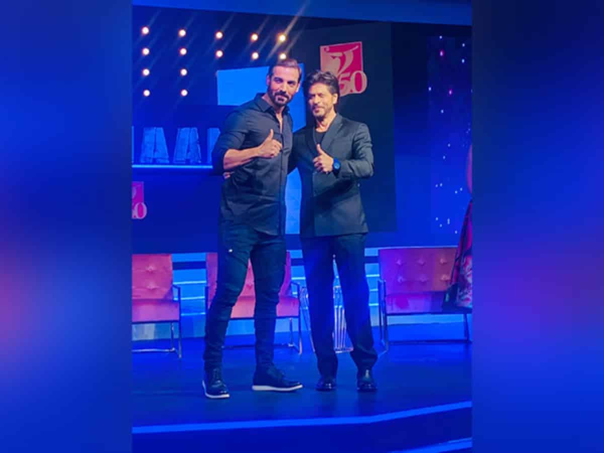 John Abraham gives witty reply to fan chanting 'SRK is back' at Pathaan event