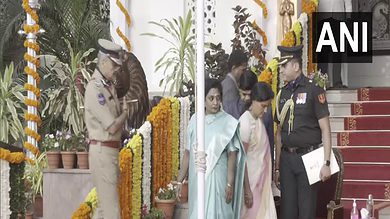 Telangana: Guv unfurls Flag on Republic day, CM skips Ceremony