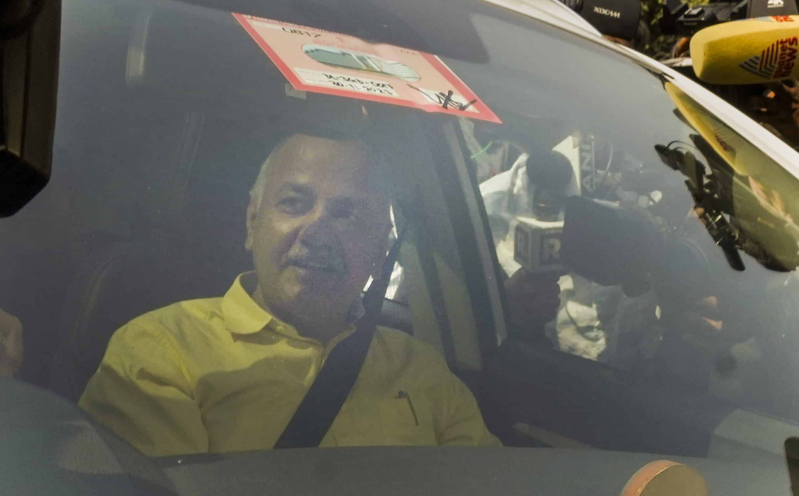 Manish Sisodia to CBI office