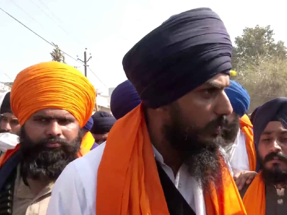 https://www.siasat.com/punjab-papalpreet-singh-close-aide-of-amritpal-singh-arrested-in-hoshiarpur-2565479/