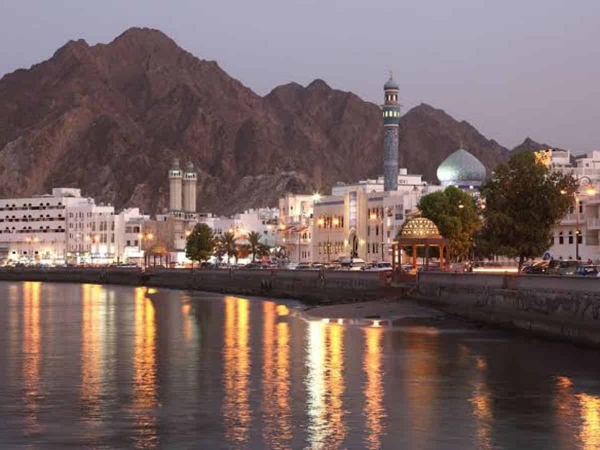 Oman: Minimum salary required for expats to bring families reduced