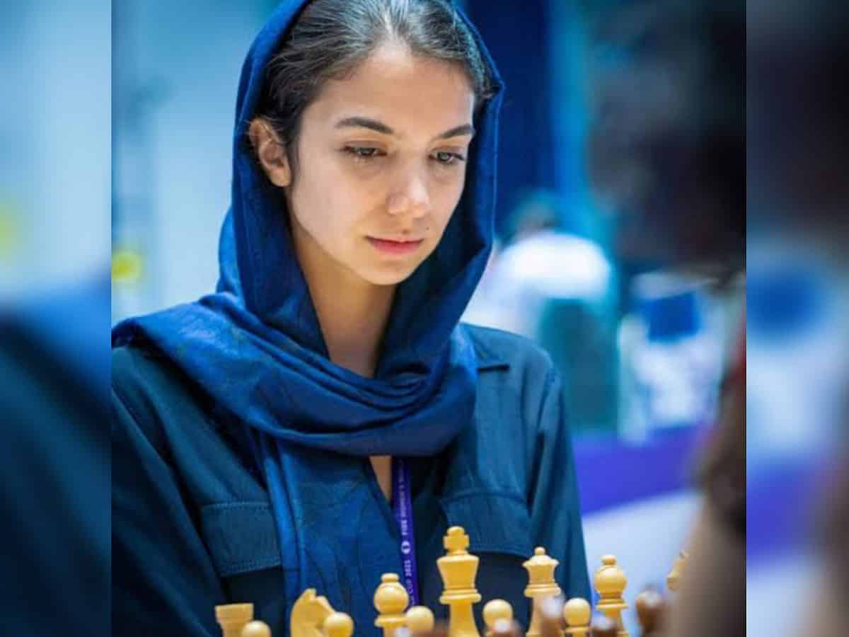 Arrest warrant waiting in Iran against chess player Sara Khadem for playing without headscarf