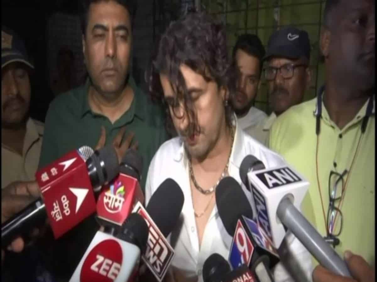 Police register case in scuffle during singer Sonu Nigam's concert in Mumbai's Chembur, say one booked