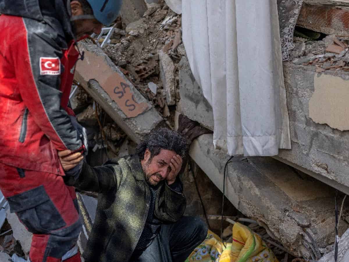 Turkey bans layoffs, offers salary support in earthquake zone