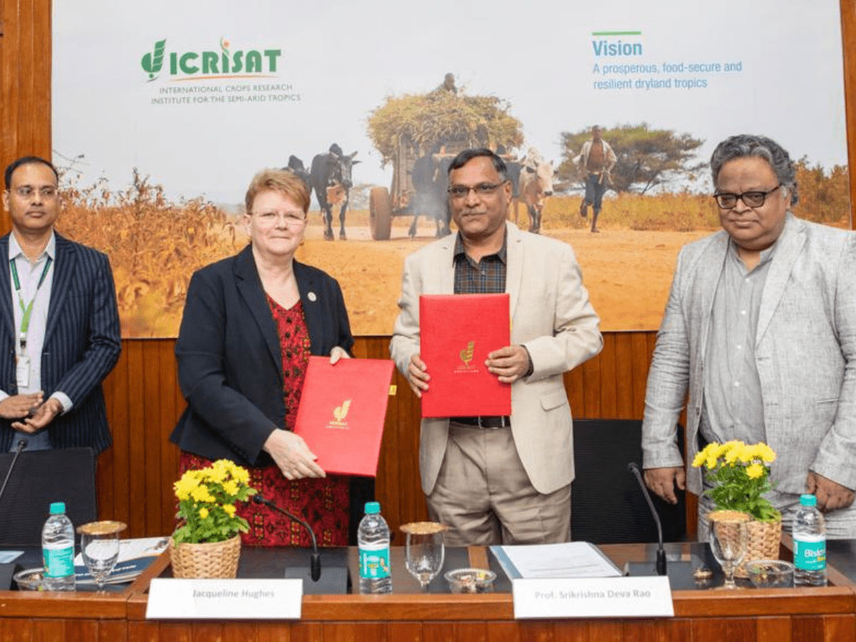 Hyderabad: NALSAR University of Law signs MOU with ICRISAT