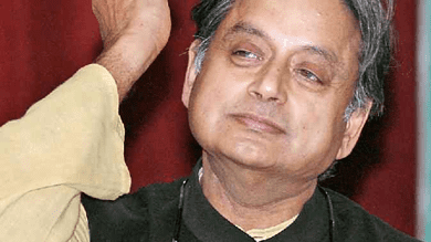 Tharoor booked for false campaign against Rajeev Chandrasekhar
