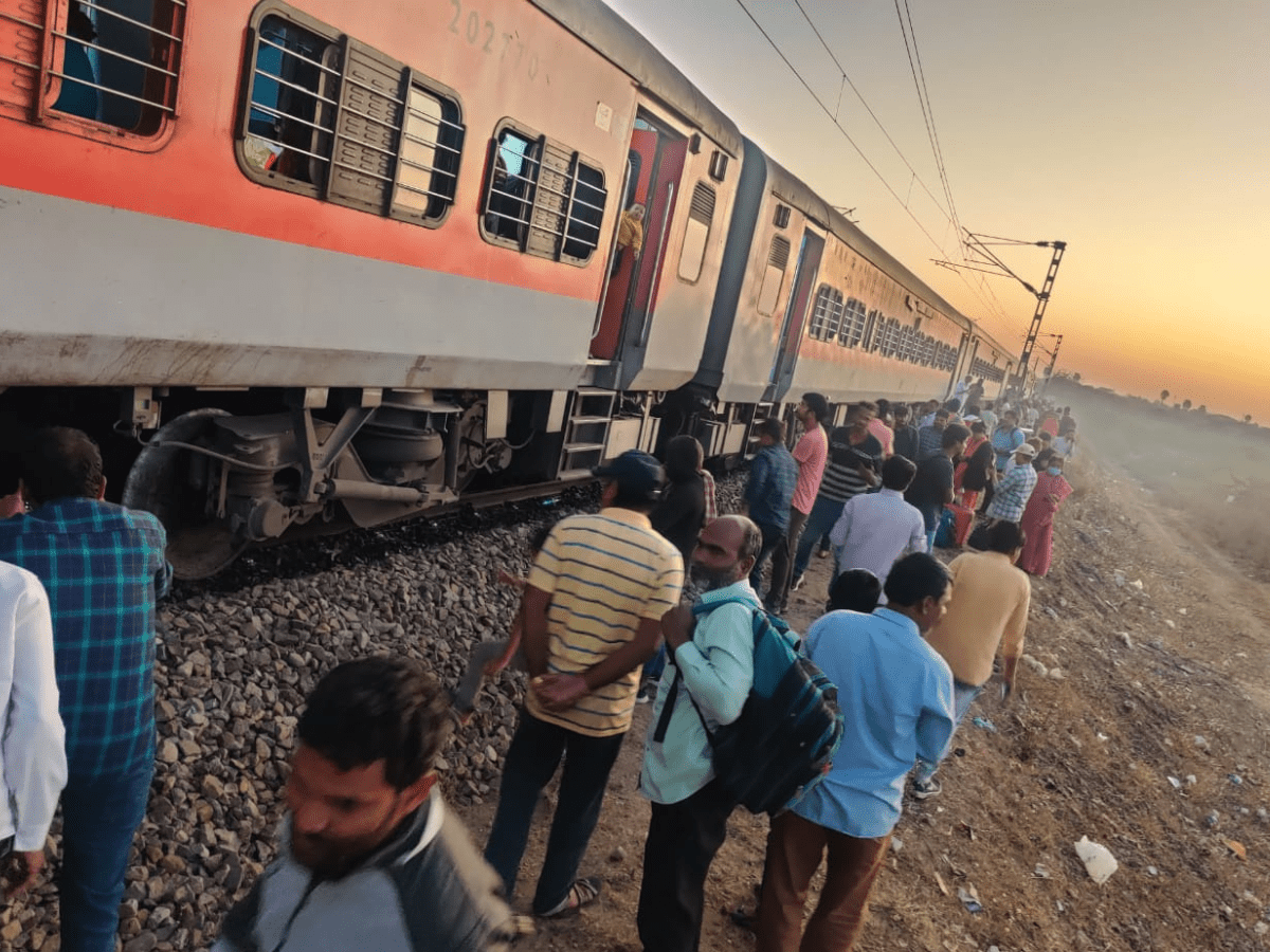 Narrow escape for passengers as Godavari Express derails near Hyderabad