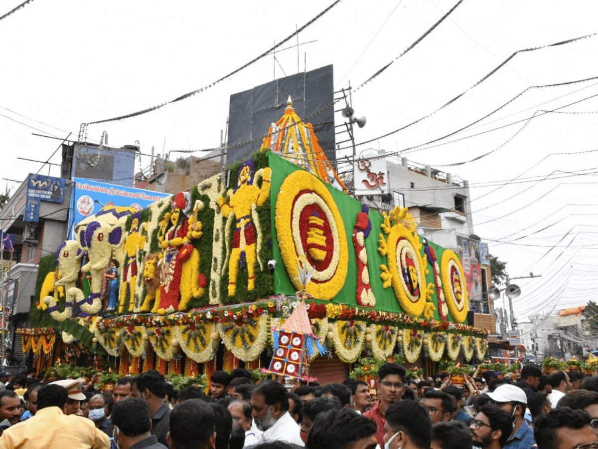 Hyderabad: Animal Husbandry min seeks cooperation to revamp old city temple