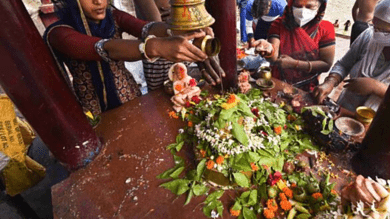 Maha Shivaratri: Devotees throng Shiva temples across Telangana