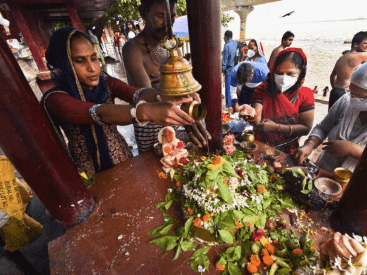 Maha Shivaratri: Devotees throng Shiva temples across Telangana