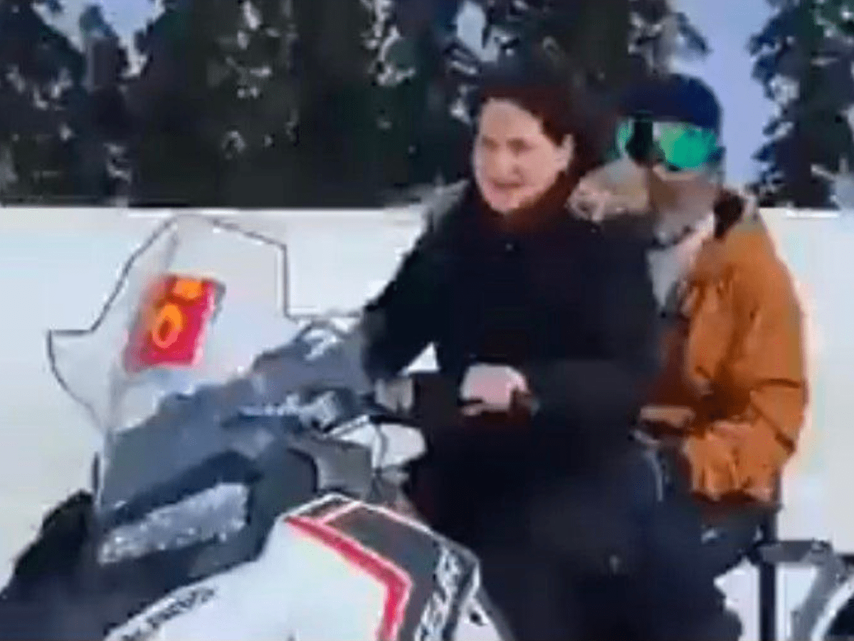 Rahul, Priyanka Gandhi enjoy snow scooter ride in Gulmarg