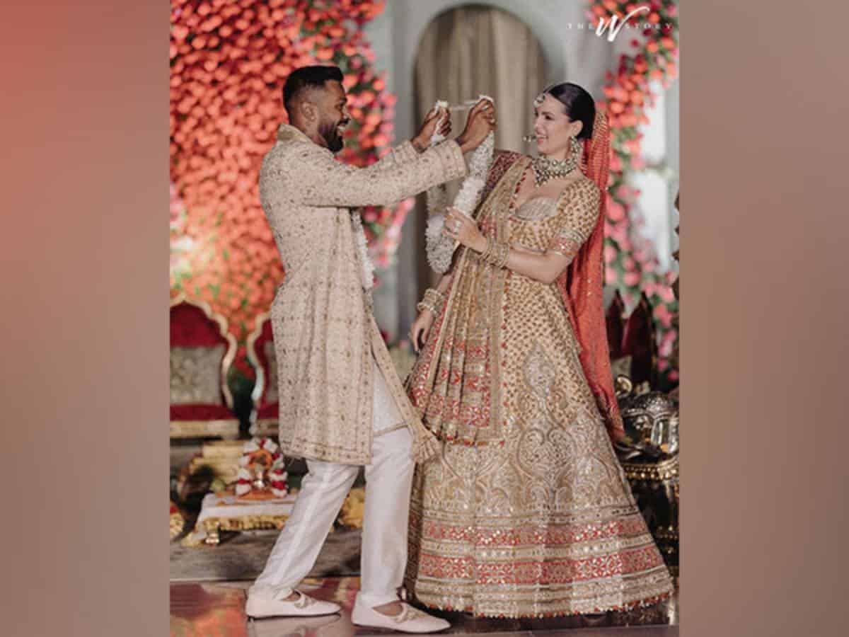 Hardik Pandya, Natasa Stankovic's pics from their Hindu wedding