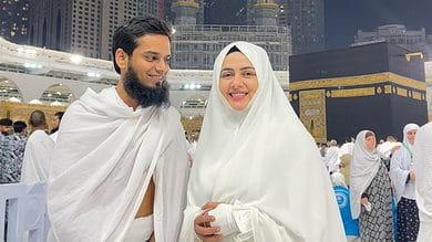 Sana Khan, Mufti Anas share love-filled photos from Makkah