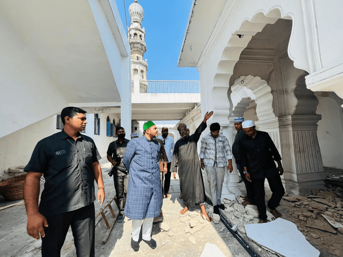 Hyderabad: Ceiling collapses at Aszalgunj's Jamia Masjid; none hurt