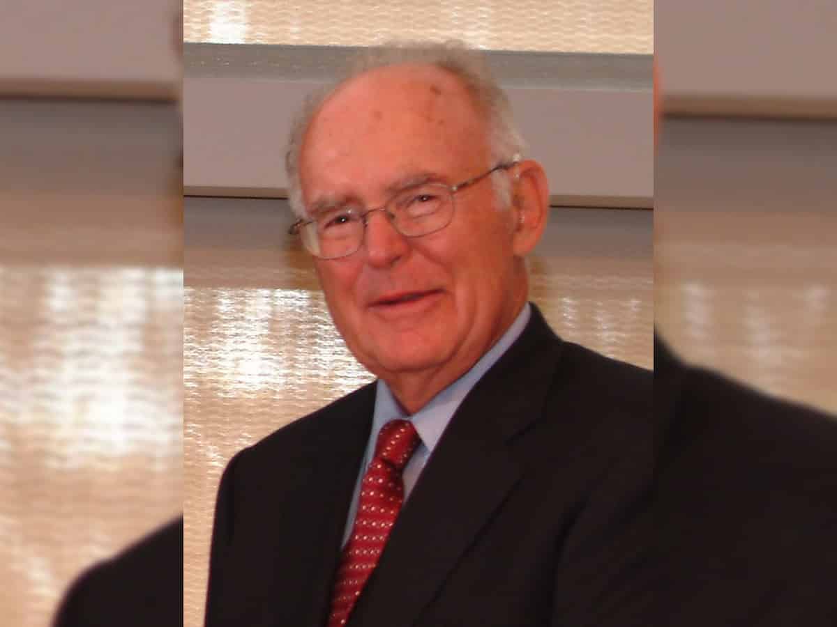 Gordon Moore, Intel's co-founder and creator of Moore's law, passes away