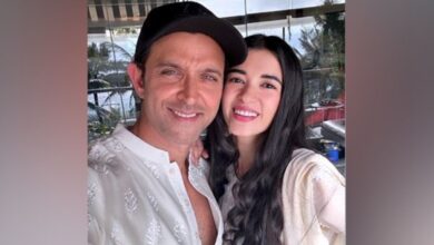 Check out Hrithik Roshan's perfect reaction to Saba Azad's latest pics