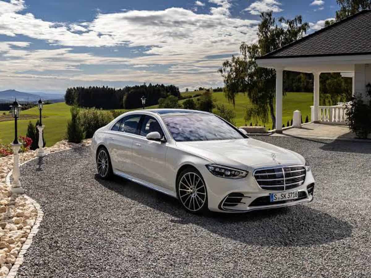 UAE: Arab couple arrested for stealing Mercedes Benz worth Rs 11 lakh