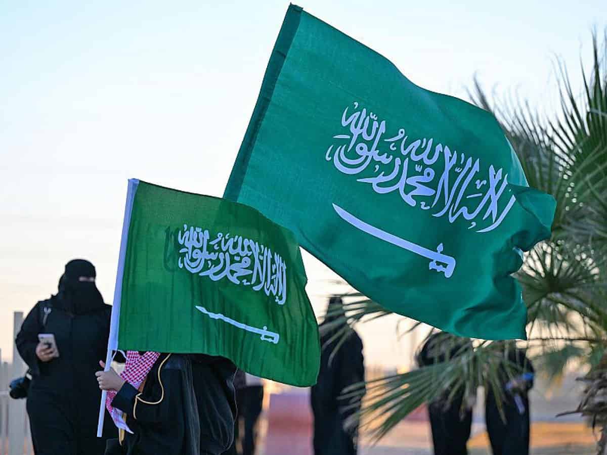 Saudi Arabia consider switching to four-day working week