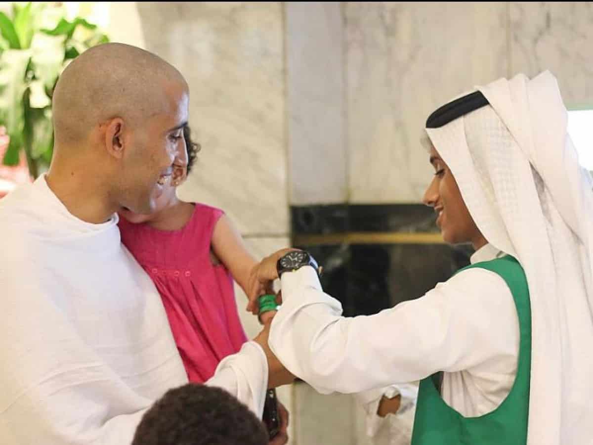 Saudi Arabia provides tracking bracelets for children at two holy mosques