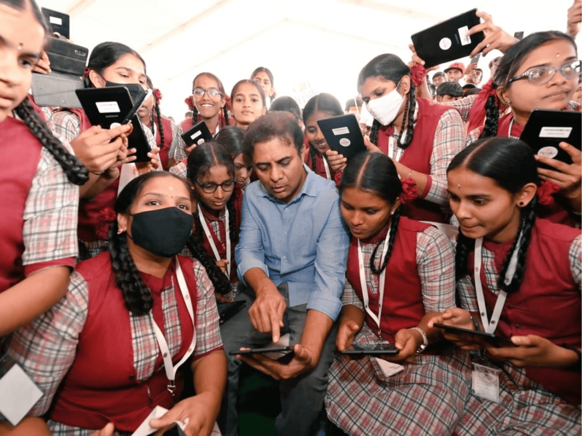 Telangana: 2K students in Rajanna Sircilla receive tabs from KTR