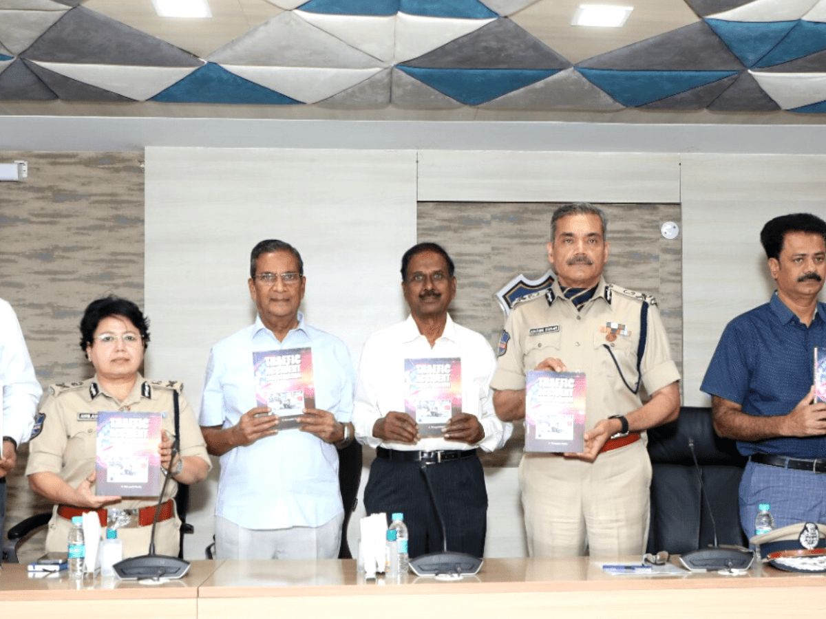 Telangana: 'Traffic Accident Investigation', book unveiled by DGP