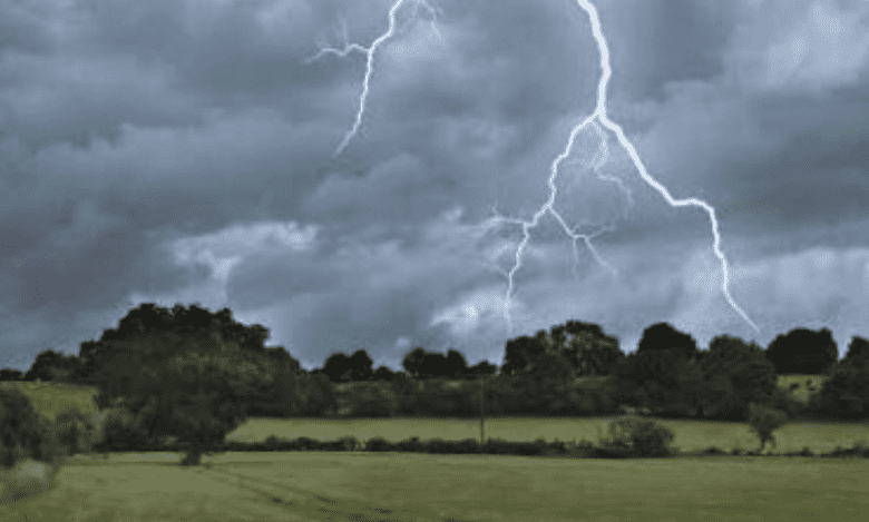 Thunderstorms hit parts of North Hyderabad amid intensifying summer