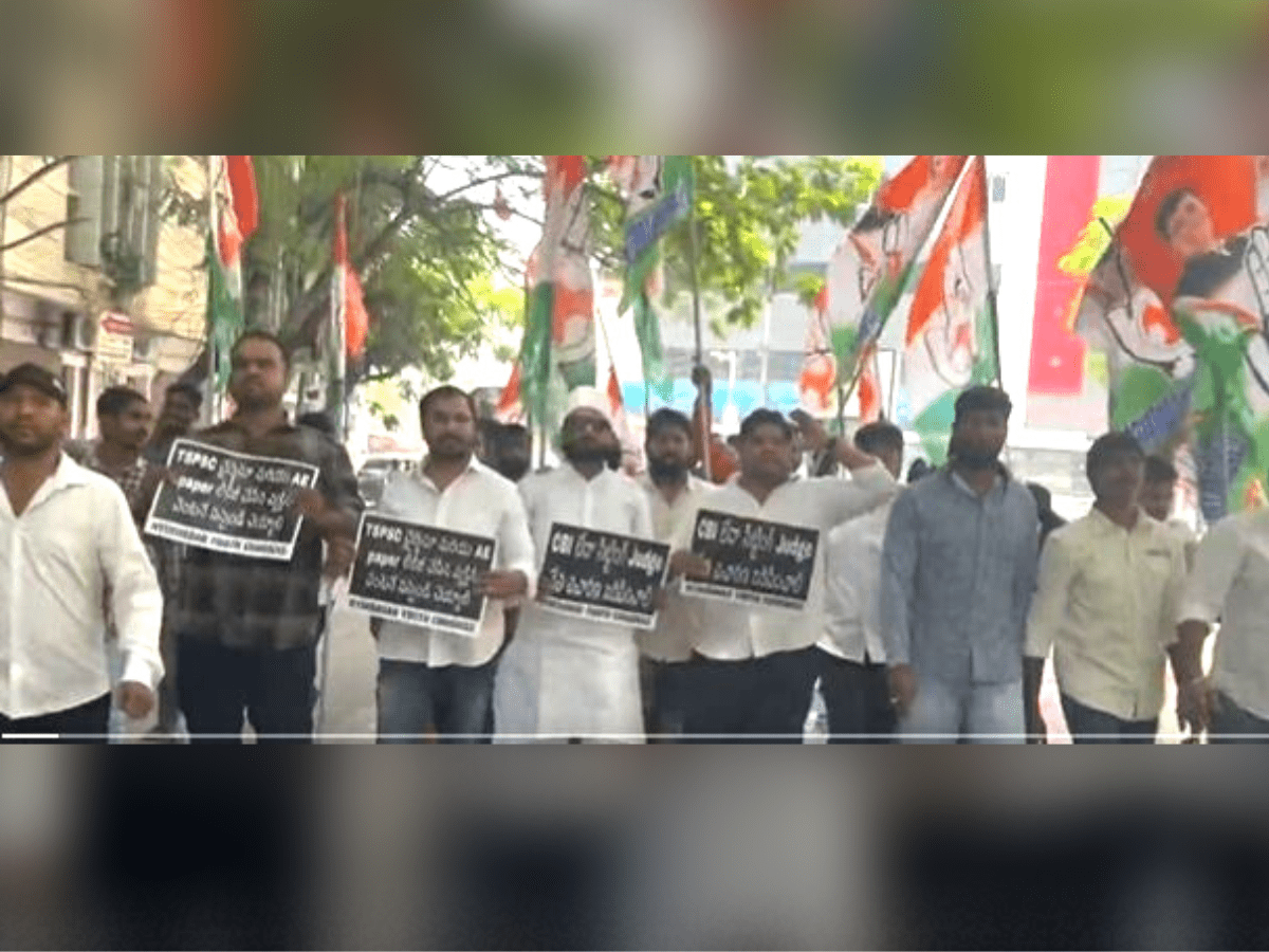 Cong besiege Hyderabad collector's office demanding chairman's suspension