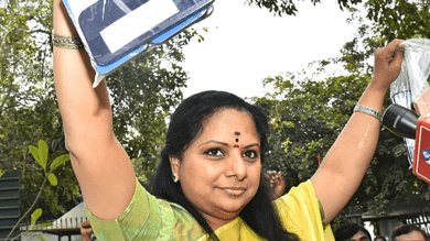 Hyderabad: Kavitha submits her mobile phones to ED