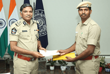 Video: AP police constable rescues woman from Godavari, feted for gallant