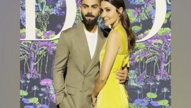 Anushka, Virat Kohli give serious couple goals at Dior Mumbai show